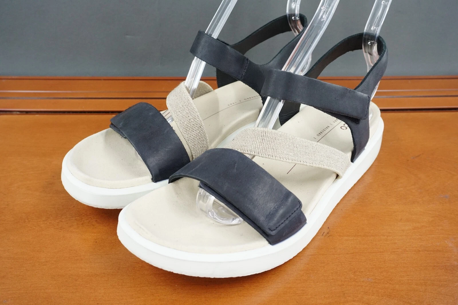 Sandali comodi Ecco Flowt 2 fasce donna 41 10 5 in pelle nera con gancio e passante