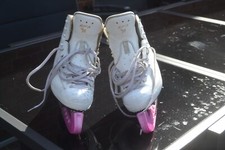 Risport  RF 3 PRO  240  Eiskunstlaufschlittschuhe mit Pattern 99 Kufen