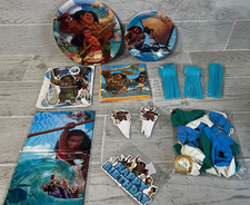 Moana 10 Piece Birthday Party Supply Kit 1BannerCakeTopper24BalloonsCupcakeToppe