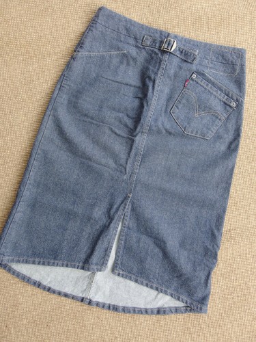 Waist 81 cm Length 69 cm Mullet Hemline 
