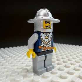 LEGO Fantasy Era Crown Knight Minifigure &ndash; Scale Mail Armor Castle Blue