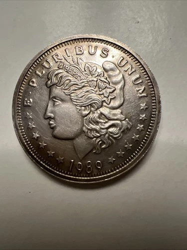 1989  MORGAN DOLLAR DESIGN SILVER TRADE UNIT 1 Troy oz., .999 FINE SILVER round