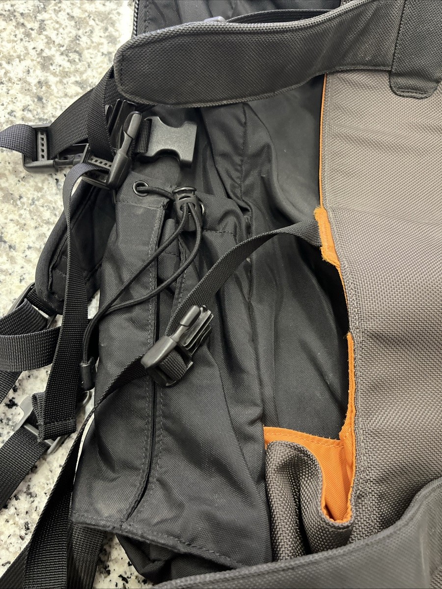 The North Face Chugach 25 Backpack Padded Bag Hiking Climbing