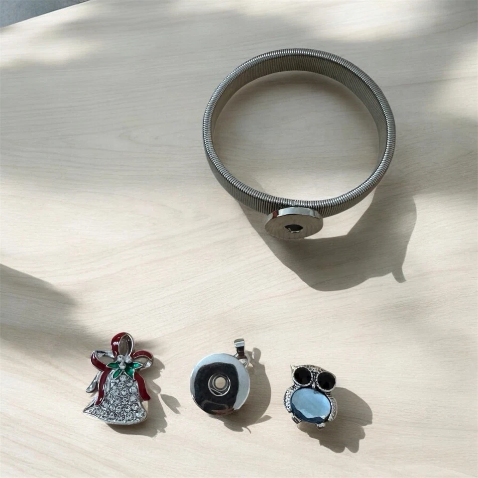 Silver Toned Snap Jewelry Lot with Charms - Image 2 of 4