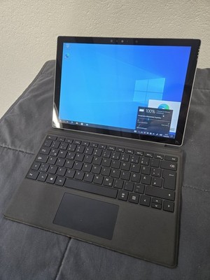 Microsoft Surface 1724 i7 Mit 16GB RAM