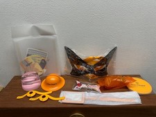 Veuve Clicquot Champagne 10-piece merchandise set
