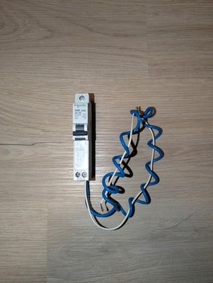 Schneider RCBO 32 Amp 30mA Typ C 32A C60H Multi 9 C60HC32R30 Merlin Gerin 26861