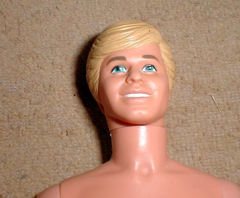 1968 Mattel KEN Doll Blue Eyes Blond Hair (1088-0500 2) Barbie