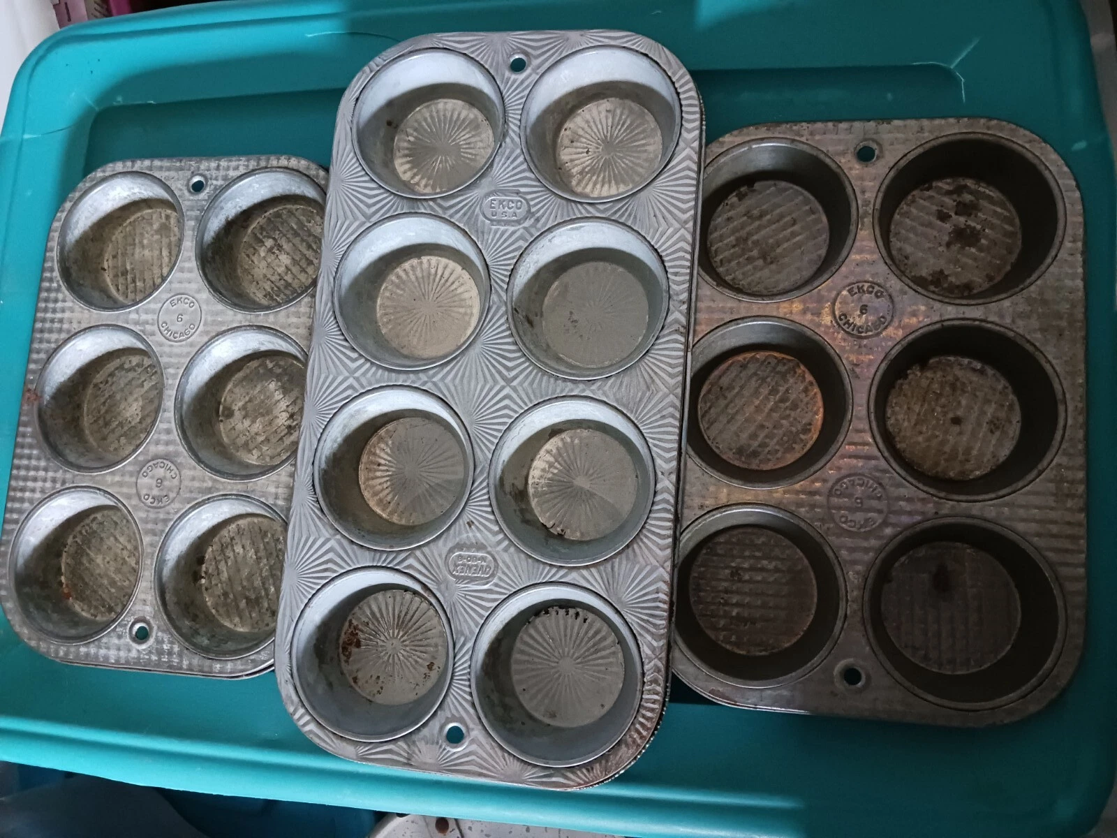 3 Vintage EKCO USA Ovenex Muffin Pans Cupcake Tin Starburst