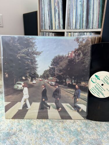 Vinyle The Beatles Return to Abbey Road Fan Club numéro neuf avec étiquettes Apple Core  très bon état ++ - Photo 1 sur 5