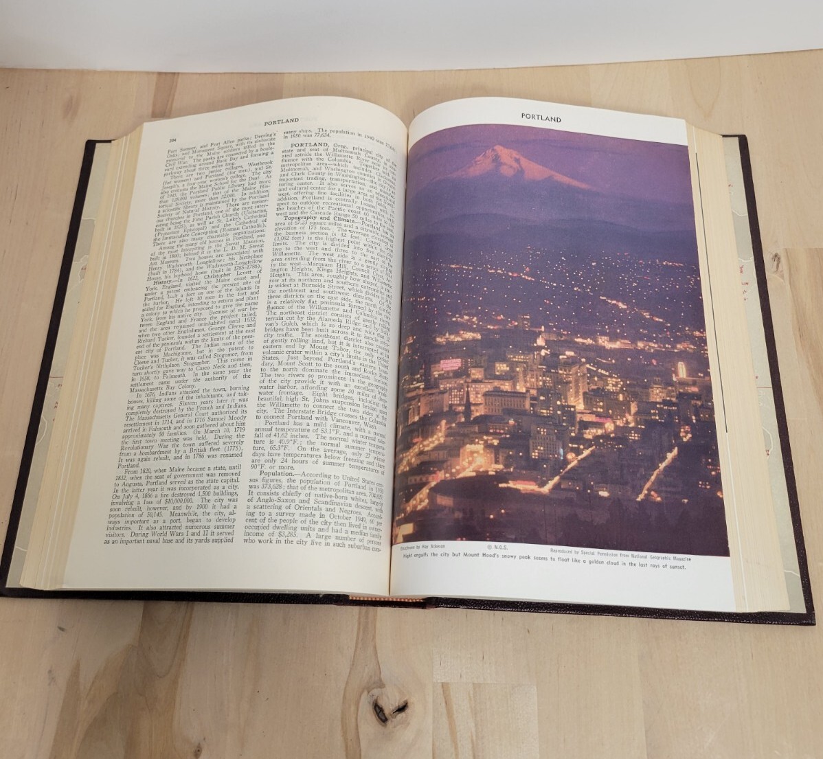 （お値下げいたします）ENCYCLOPEDIA AMERICA The Encyclopedia Americana Vol. 1-30-1960 Edition choose
