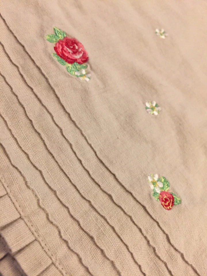 Girls Sz4-5 55% Linen 45% Cotton Dress Floral Embroidery - Image 2 of 4