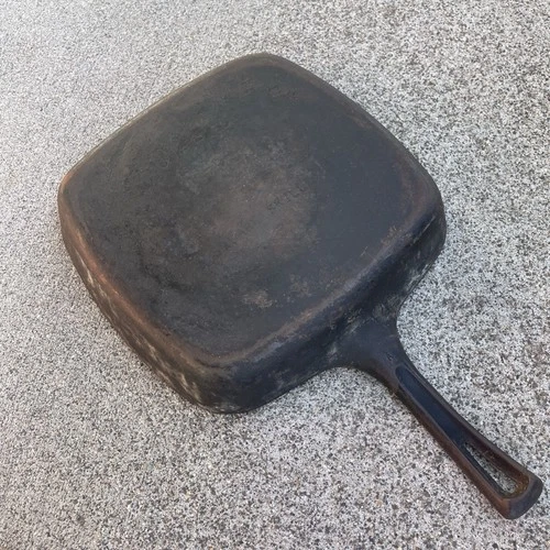 Vintage Wagner Ware Cast Iron Square Skillet 1218