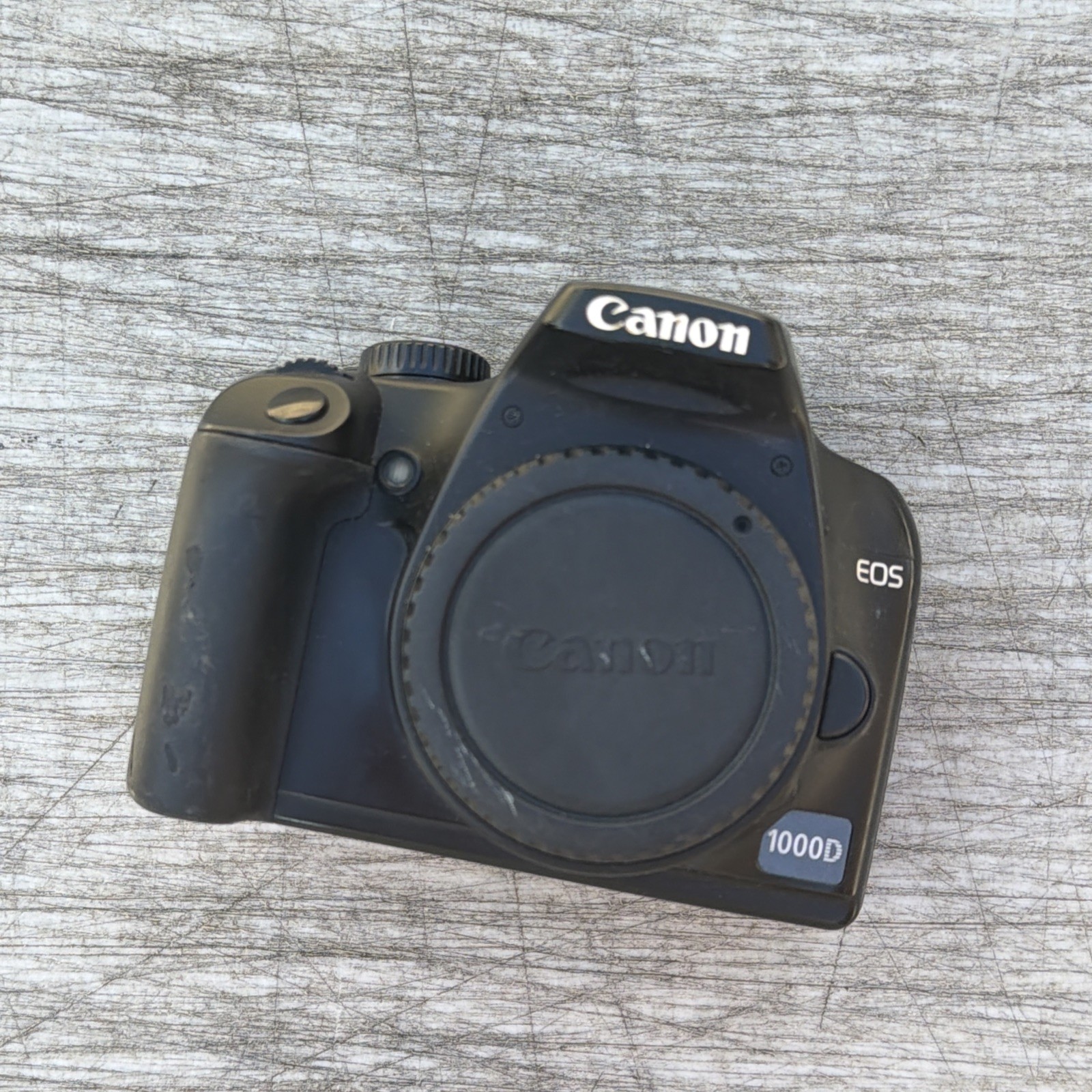 CANON EOS 100D BODY ONLY - GOOD CONDITION