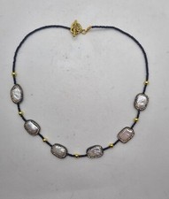 COLLANA DA SERA con grandi perle barocche bianche su micro spinello nero
