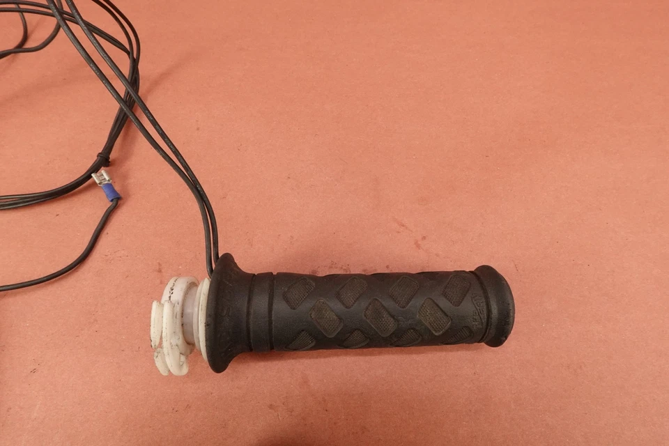 Empuñaduras térmicas Suzuki GSXR 600 GSXR600 2001-2003 Foto 4 de 4