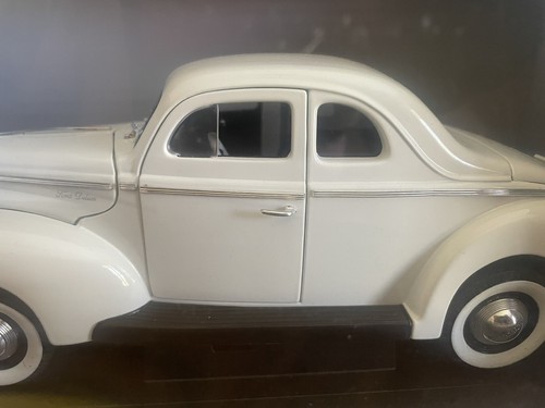 1940 FORD 2-DR. COUPE 1/18 EAGLE COLLECTIBLES BY UNIVERSAL HOBBIES NIB RARE HTF - Picture 11 of 11