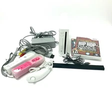 Nintendo Wii RVL-101 Console W/ All Hook Ups 2 Controllers, Nunchuck and 2 Games