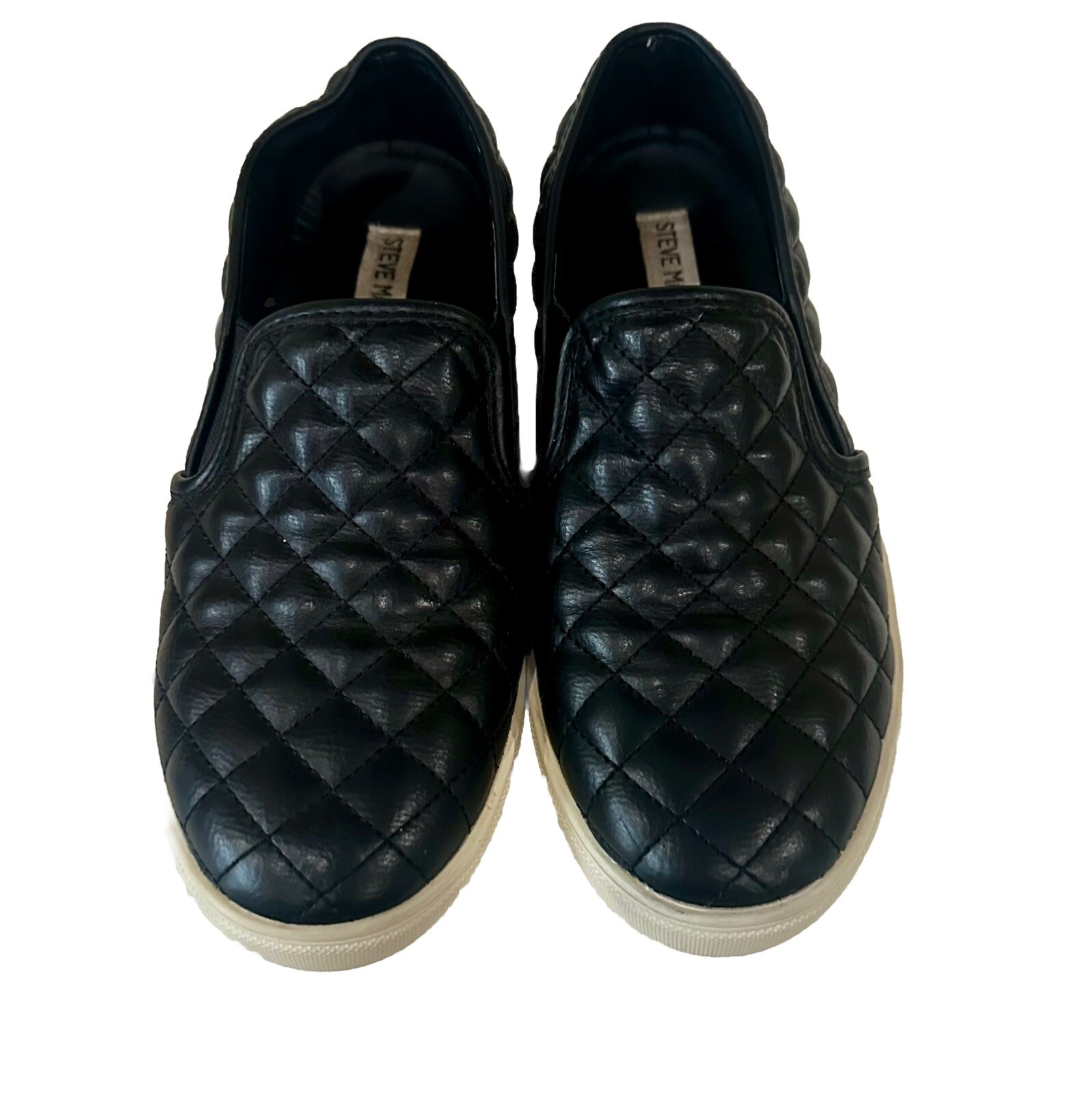 Steve Madden Women's Ecentrcq Sneaker Black Quilted pattern Sz 9 fits like an 8