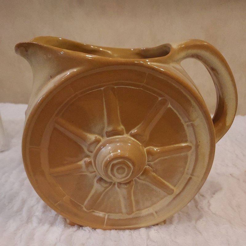 FRANKOMA 94D GOLD or MUSTARD WAGON WHEEL  PITCHER