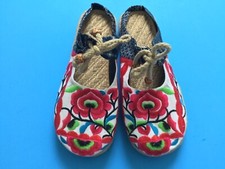 Brand New Women s Embroidery Mules Flat Slippers Vegan Canvas Espadrille Shoes
