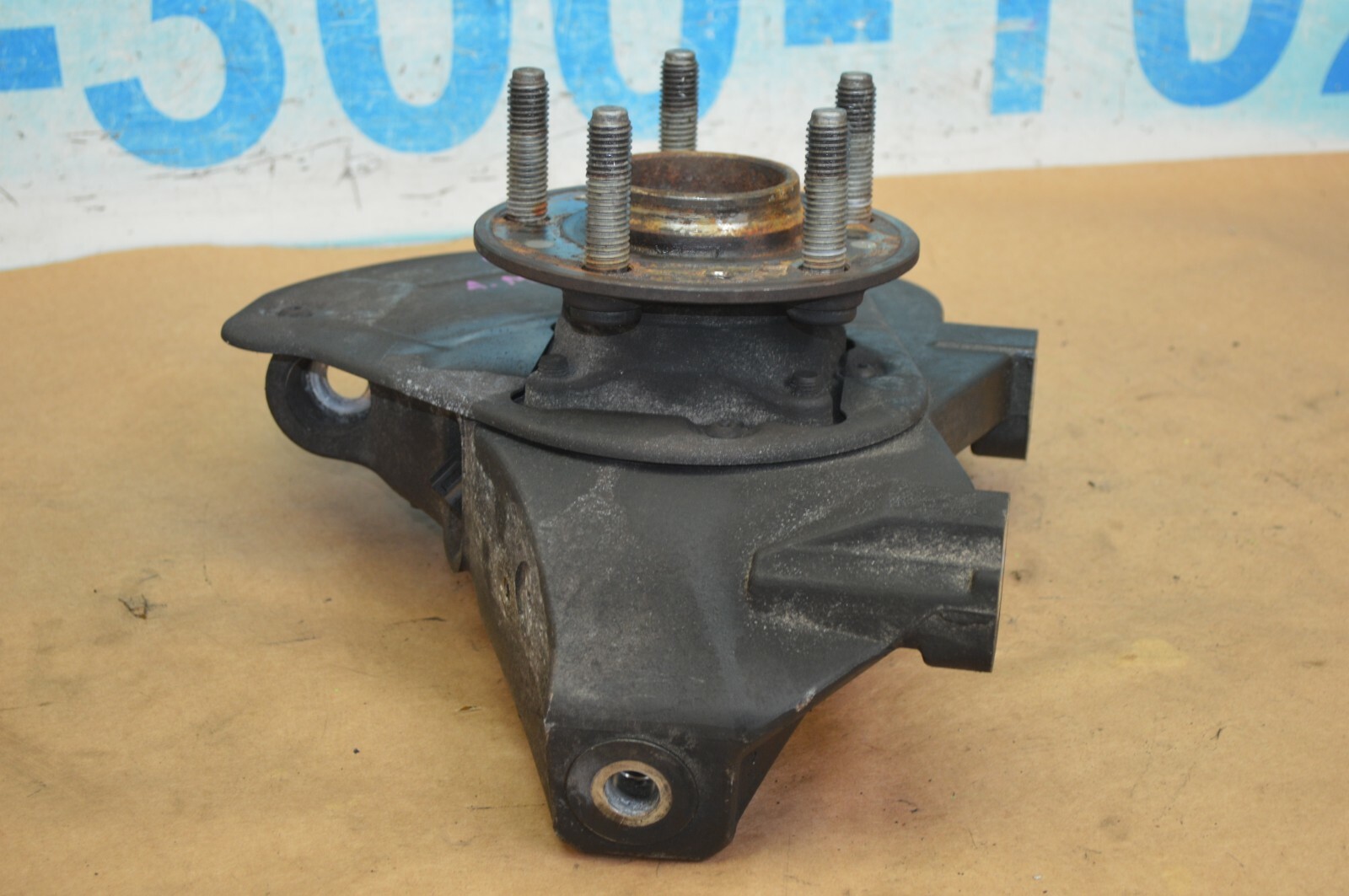 2009 ASTON MARTIN VANTAGE V8 FRONT RIGHT PASSENGER SIDE SPINDLE KNUCKLE HUB