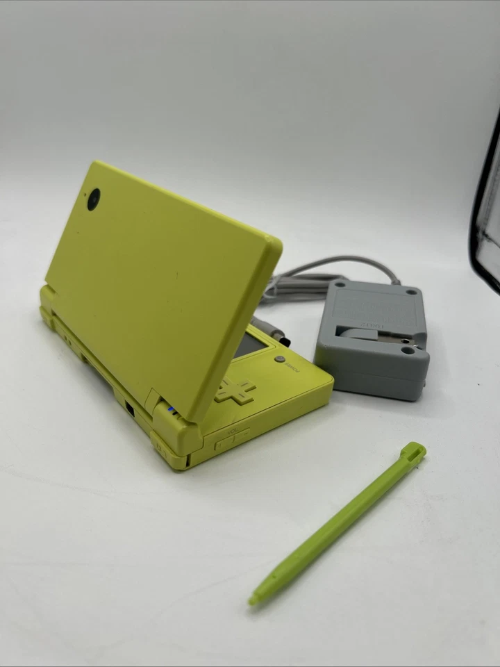 🔥 Nintendo DSi Amarelo - Inclui Biblioteca Pré-Carregada (Grande Coleção) - Imagem 3 de 4