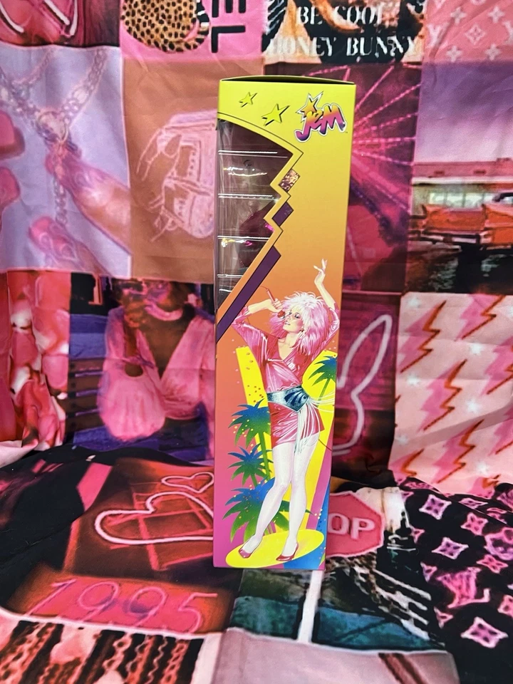 Muñeca Jem and the Holograms 2025 40 aniversario EN MANO Foto 3 de 4