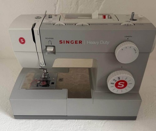 Singer Heavy Duty 4411 Nähmaschine + Zubehör + 10 Jahre Garantie