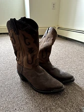 Pre-Owned Western Boots from Boot Barn. Brown, Size 9, Only worn 3 times