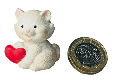 Action Figur Spielzeug Katze weiß Herz Tier Gummi ? Radierer ? vintage es
