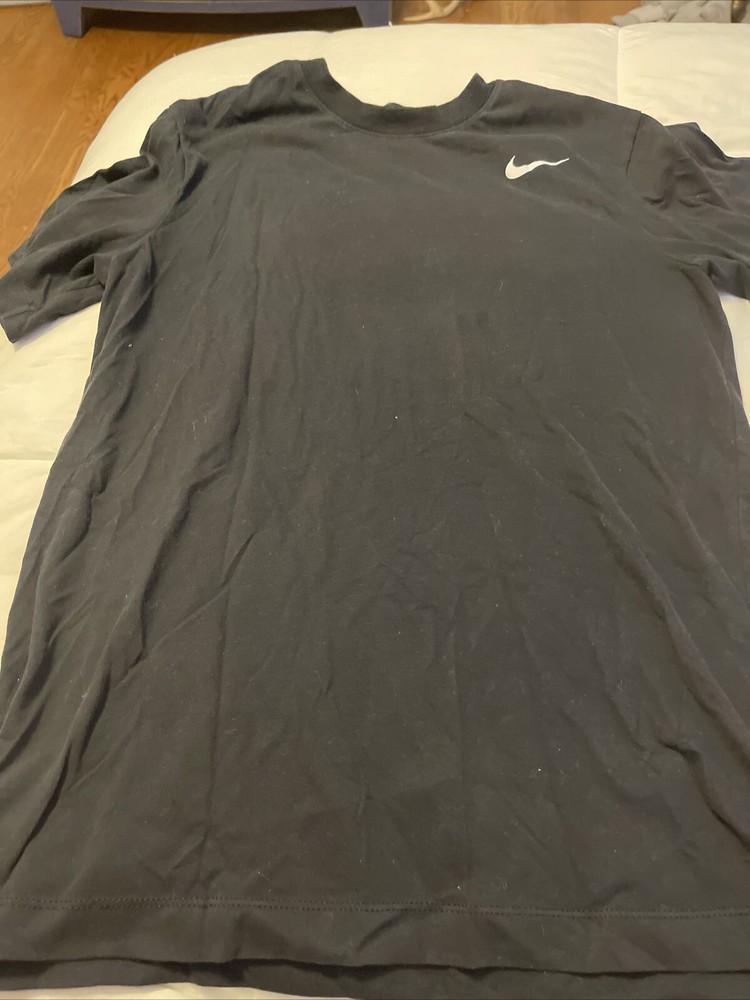 Nike 727982 Black Men’s Small Athleisure T-Shirt for Casual Wear