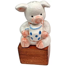 Vintage Pig on A Hay Bale Box Farm Animals Novelty Salt and Pepper Shakers