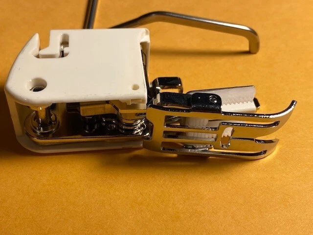 Máquina de coser Brother caña baja caminar pie de alimentación uniforme que se adapta a muchos modelos Foto 2 de 4