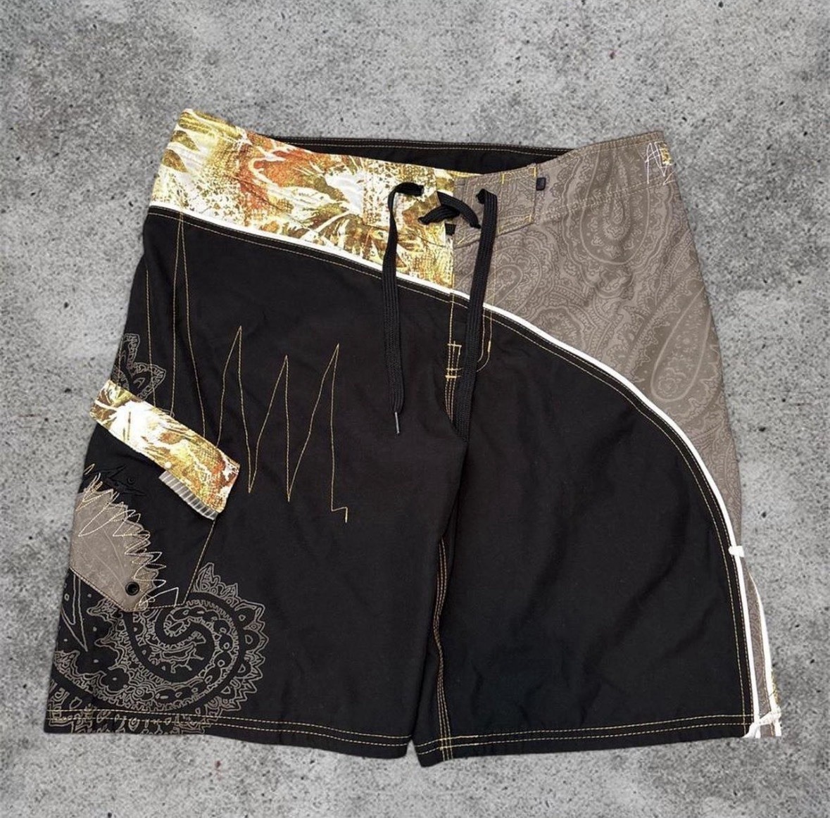 Y2K Vintage Rusty Surf Men’s Board Shorts Size 36 Paisley Floral Baggy Yellow