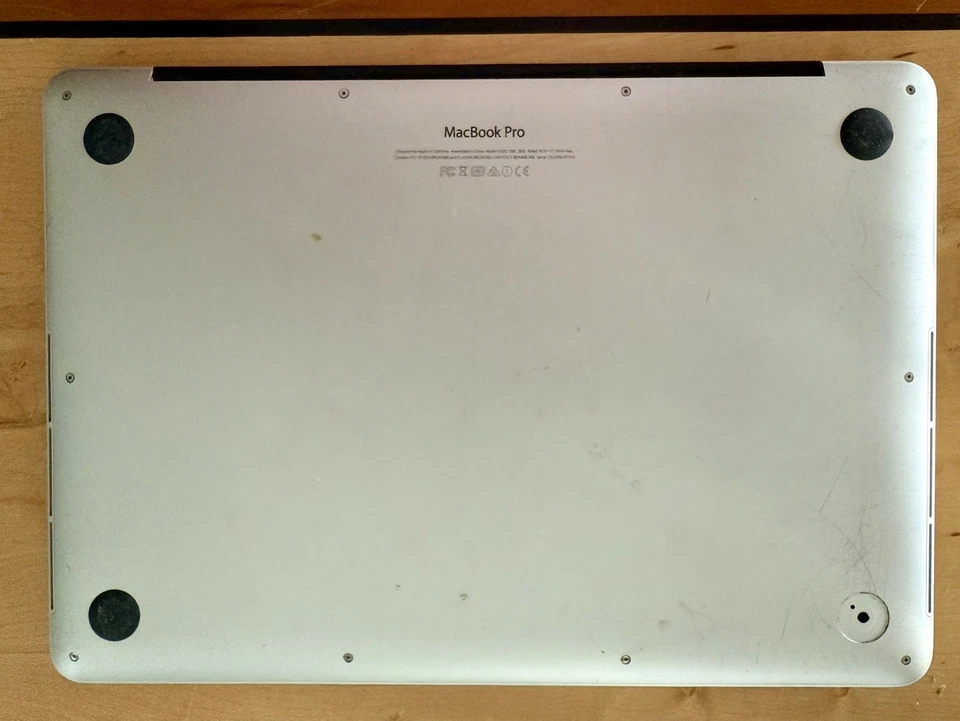 Apple MacBook Pro 13" (8GB RAM, 128GB SSD, Intel i5) - Parcialmente Funcionando Foto 2 de 3