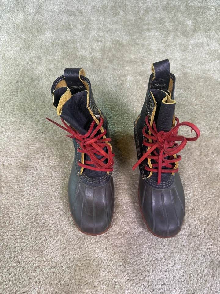 Bota de pato LL Bean para mujer de 8" de cuero de bisonte con cordones sin forro suela roja talla 8 Foto 2 de 4