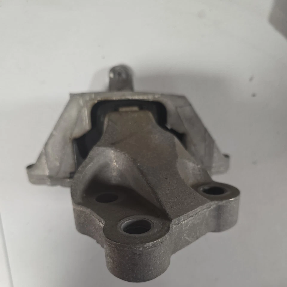 2011-2015 雪佛兰科鲁兹发动机电机侧安装支架原始设备制造商 13248550 — 第 2/4 张图片