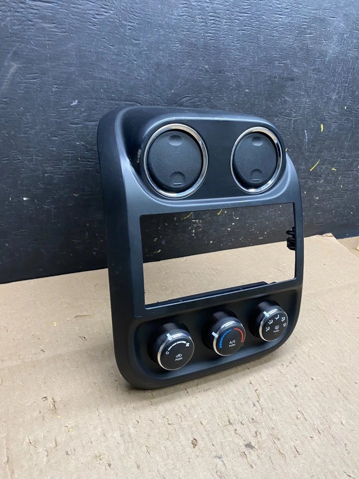 2011 to 2017 Jeep Compass Dash Climate Temperature Control Radio Bezel T4964 DG - Image 2 of 4