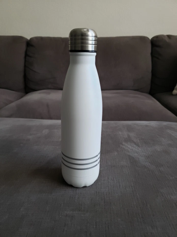 Botella de hidratación de acero inoxidable Le Creuset, 16 OZ, blanco mate - ¡MUY LIMPIA! Foto 4 de 4