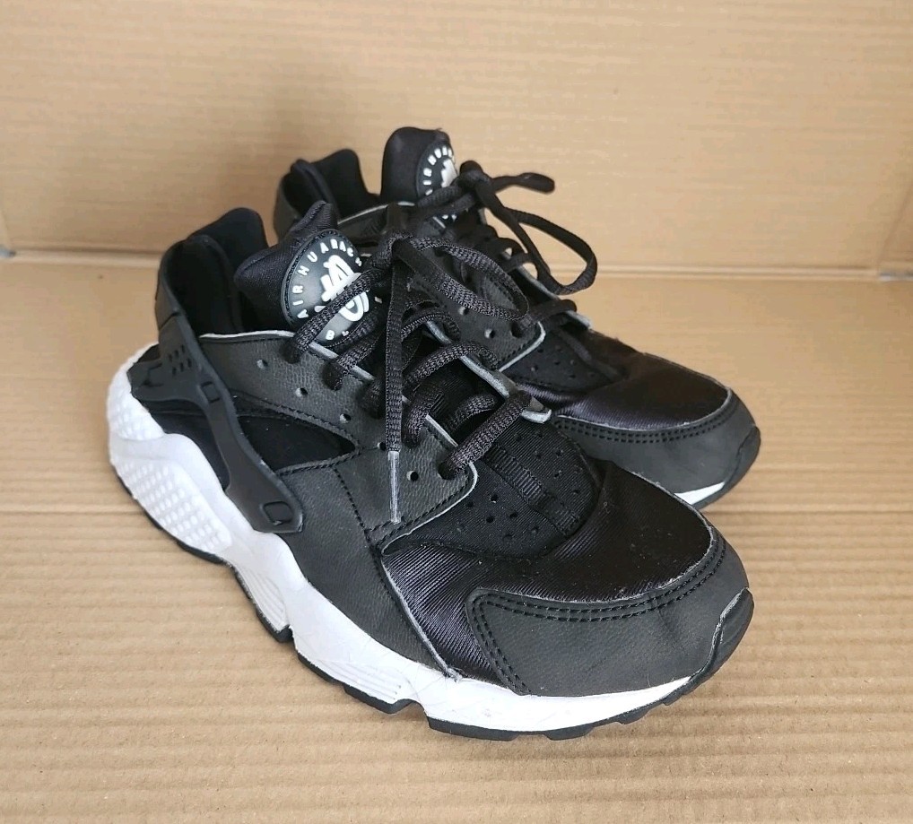 Nike Huarache Black And White Nike Air Huarache Run Black White