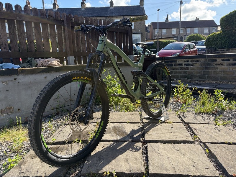 Vitus Escarpe 27.5 Large Enduro Trail Mountain Bike MTB Custom