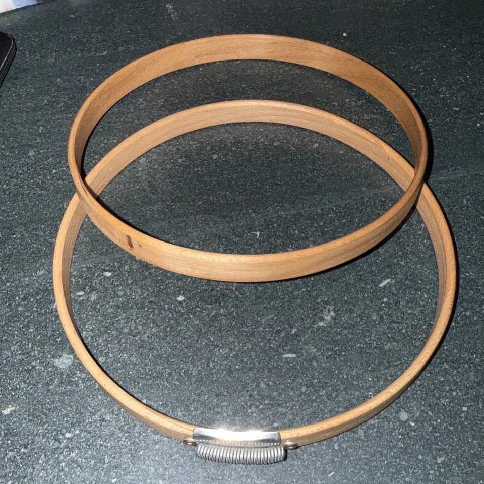 Wood Embroidery Hoop 5" Gibbs Hold-tite Spring Tension Non-Felt Vintage Wood - Image 3 of 4
