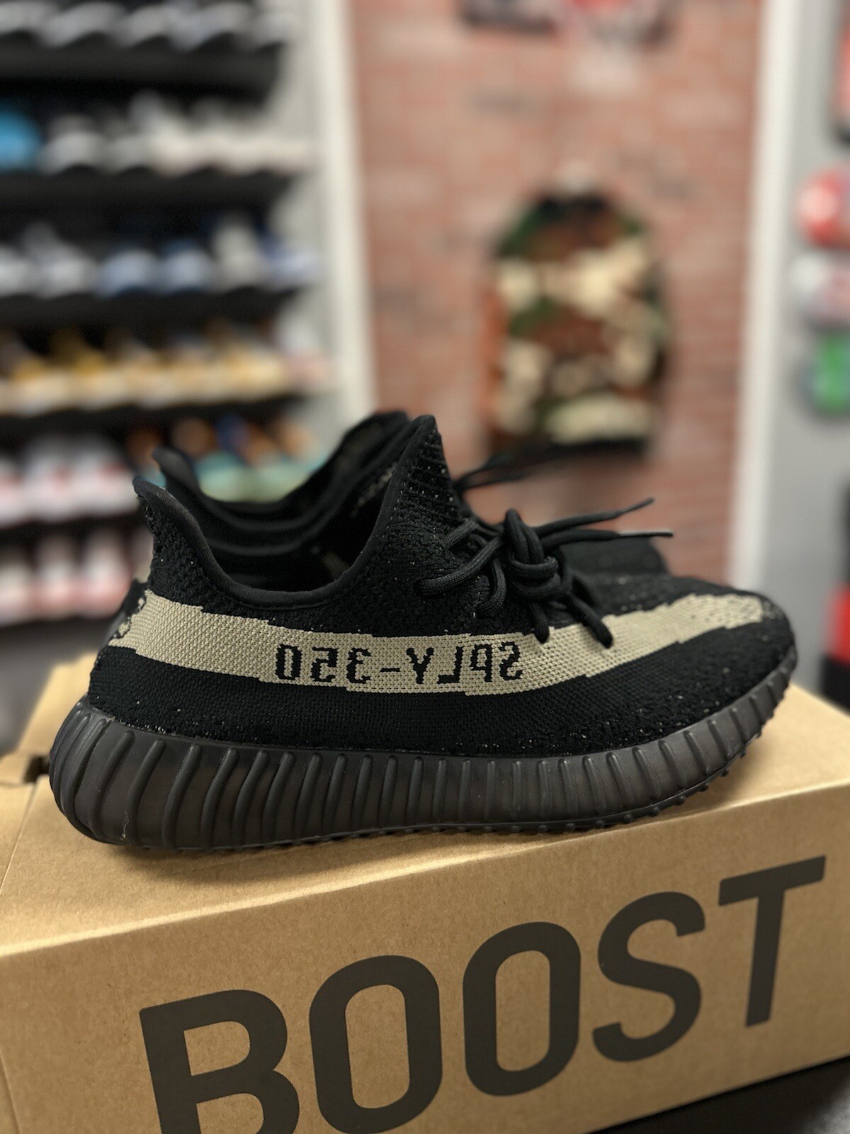 Size 9 - Adidas Yeezy Boost 350 V2 Core Black Green (BY9611) AUTHENTIC Original image 3
