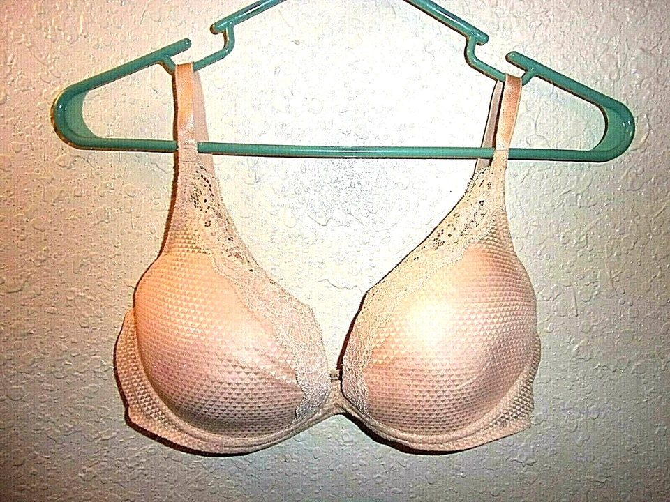 Sujetador camiseta 32DD Passionata de Chantelle Brooklyn encaje 5701 precio de venta sugerido por el fabricante 55,00 USD Foto 2 de 4