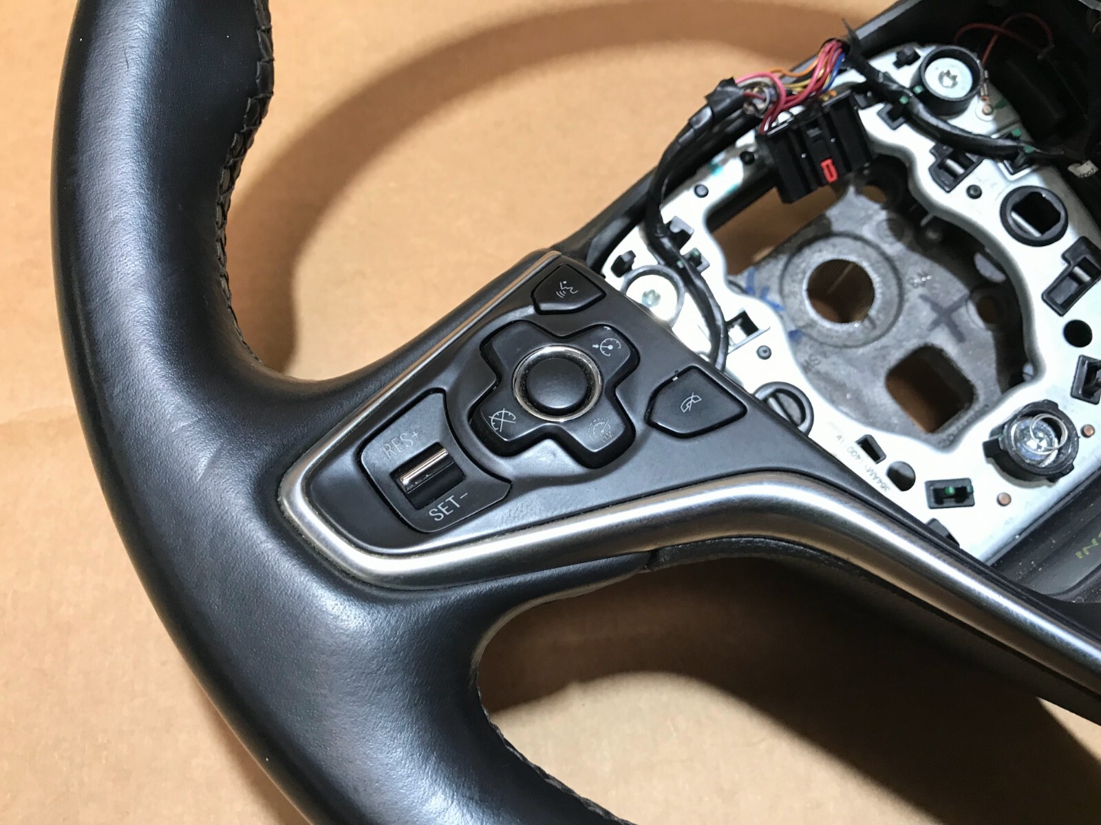 VAUXHALL INSIGNIA 1317 FACELIFT LEATHER STEERING WHEEL WITH BUTTONS