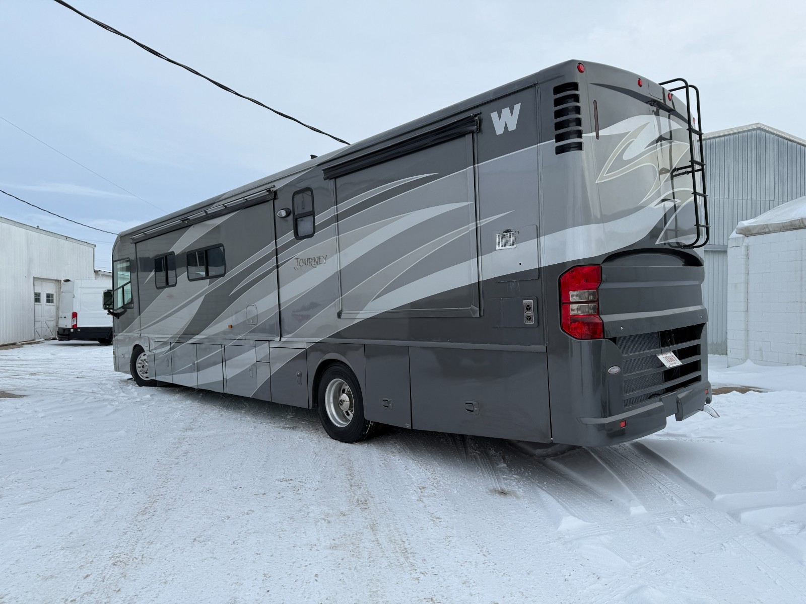 2013 Winnebago Journey 40U