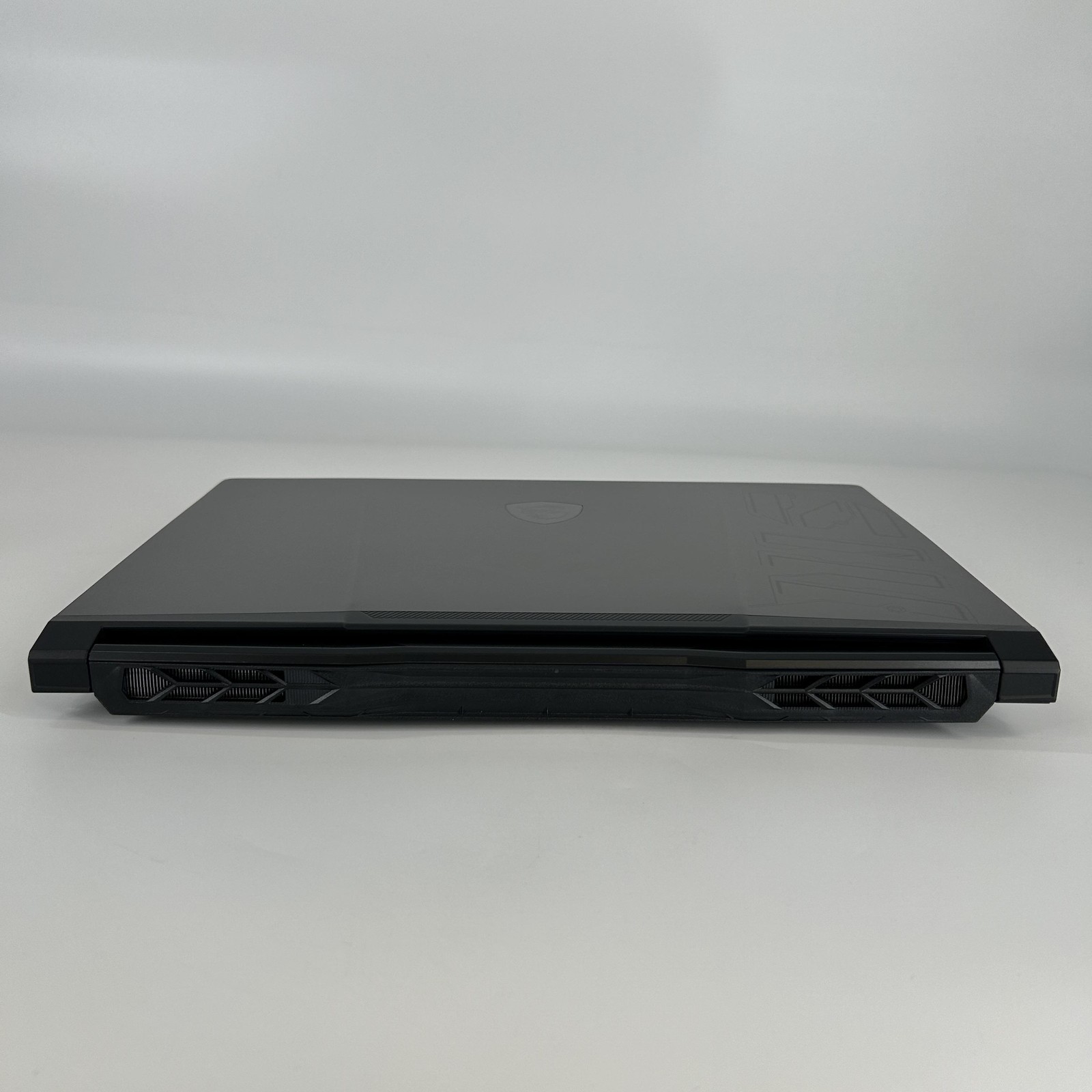 MSI Pulse 15 15 144Hz FHD 2.4 GHz i7-13700H 32GB 1TB SSD RTX 4070 - Dented Frame