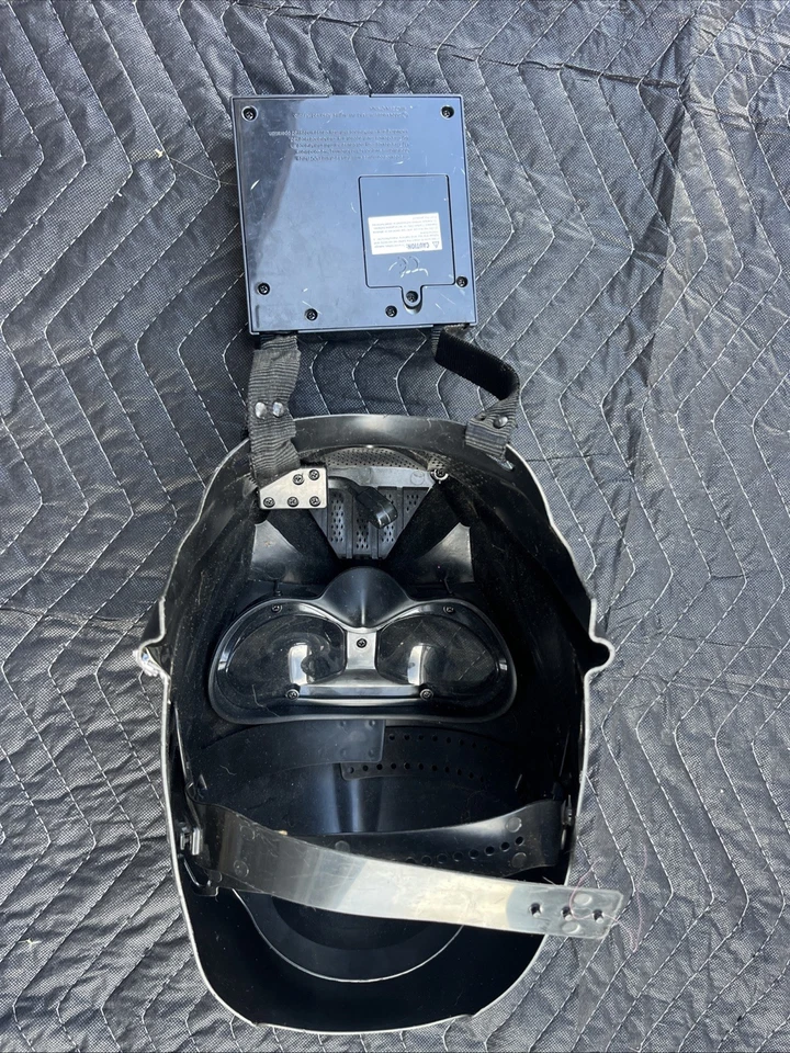 Hasbro 2004 Darth Vader Helmet W/ Electronic Voice Changer - Untested - Image 2 of 2