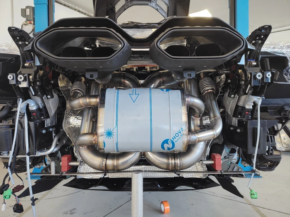 Lamborghini Revuelto Catback Exhaust system - Image 2 of 4